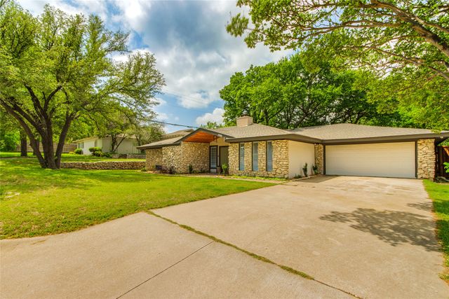 1209 Wade Drive, Bedford, TX 76022