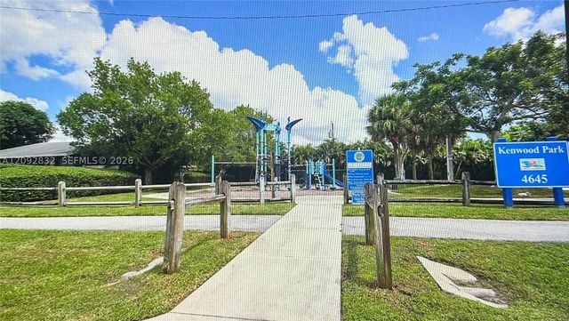 4695 Cambridge St, Lake Worth, FL 33463