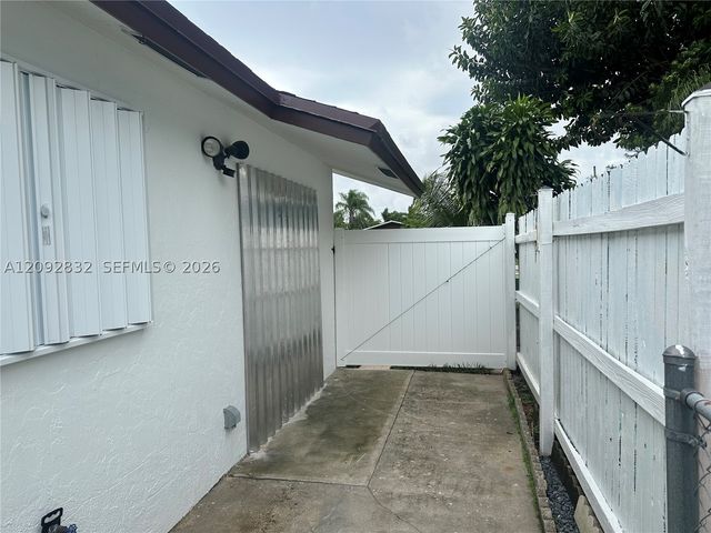 4695 Cambridge St, Lake Worth, FL 33463