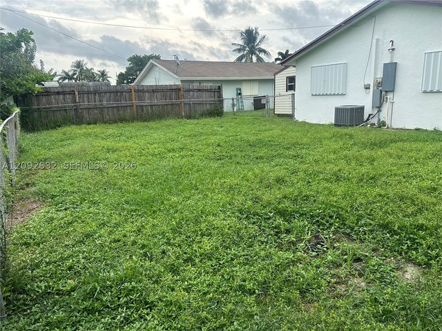 4695 Cambridge St, Lake Worth, FL 33463