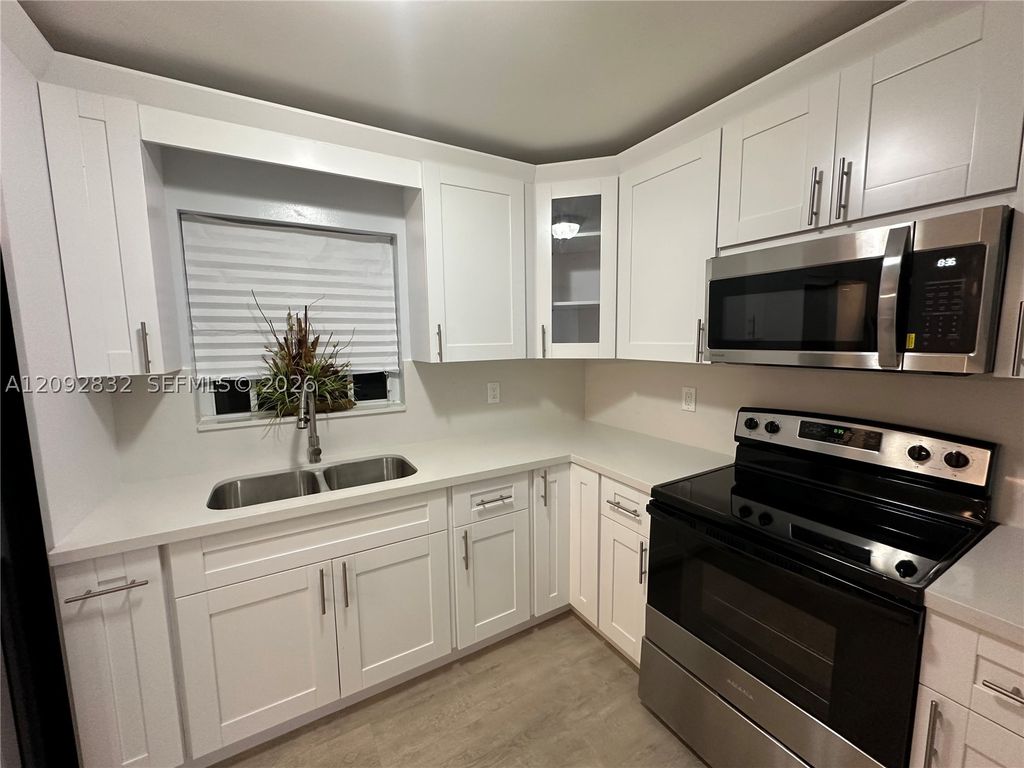 4695 Cambridge St, Lake Worth, FL 33463