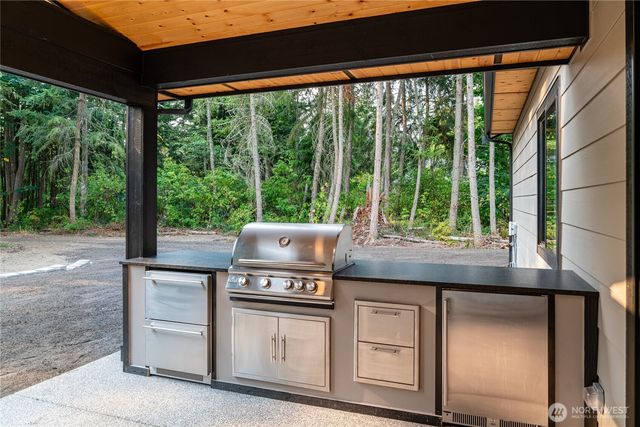 594 Michael Way, Camano Island, WA 98282