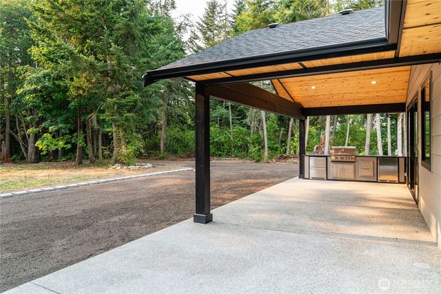594 Michael Way, Camano Island, WA 98282