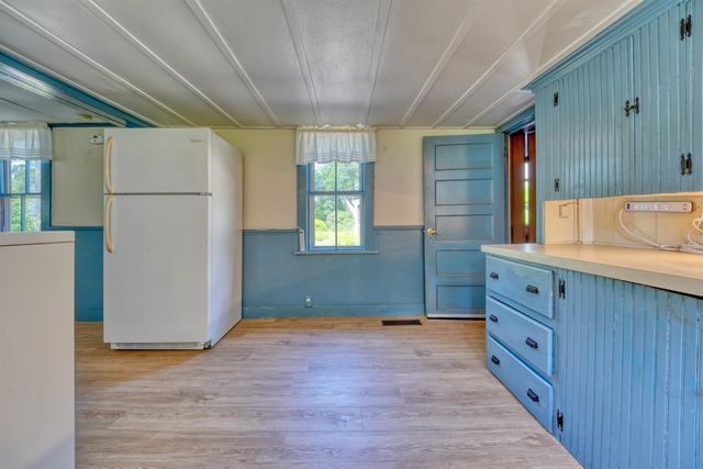 8 Meadowlark Lane, Andover, NH 03216