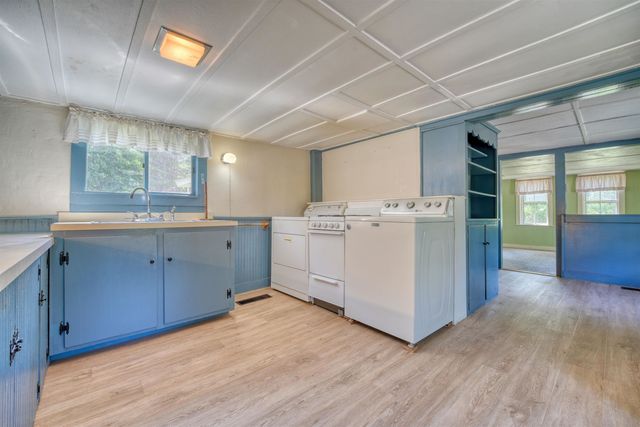 8 Meadowlark Lane, Andover, NH 03216