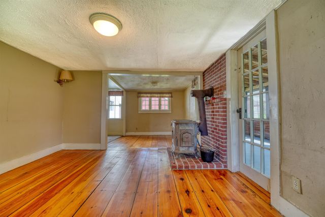 8 Meadowlark Lane, Andover, NH 03216