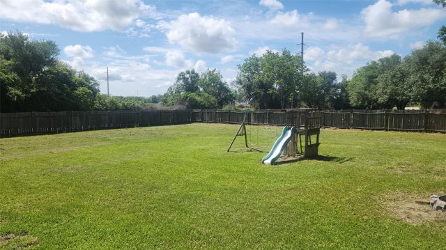 692 Cashs Creek Rd Road, Blessing, TX 77465