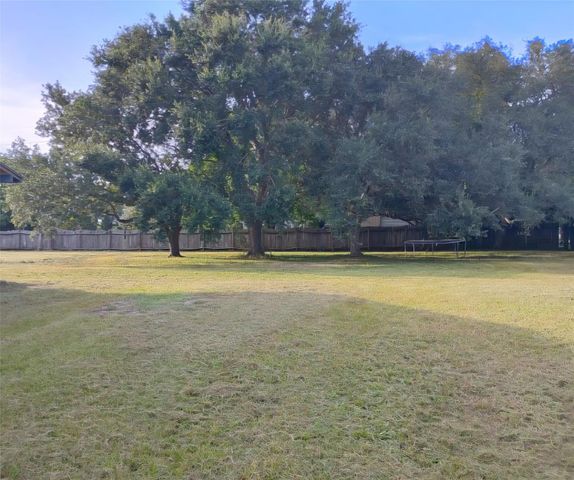 692 Cashs Creek Rd Road, Blessing, TX 77465