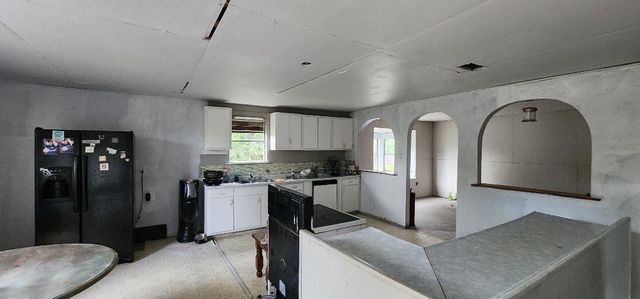 692 Cashs Creek Rd Road, Blessing, TX 77465