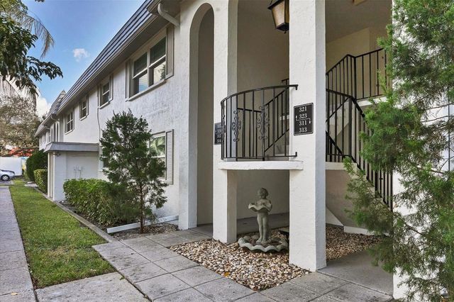 5800 HOLLYWOOD BOULEVARD 312, Sarasota, FL 34231