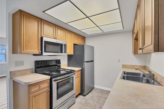 5800 HOLLYWOOD BOULEVARD 312, Sarasota, FL 34231