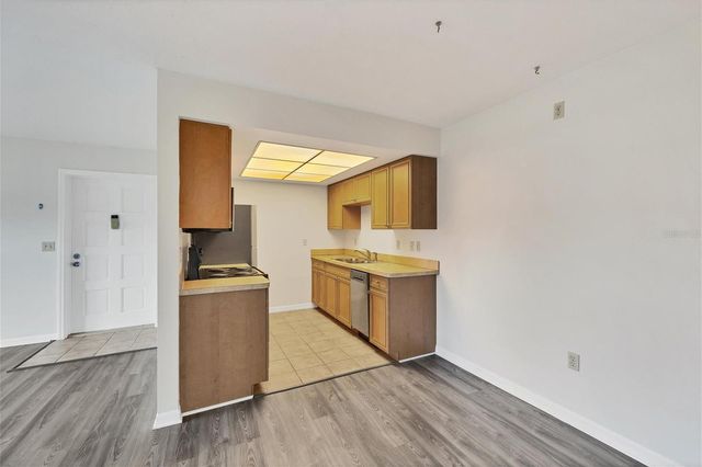 5800 HOLLYWOOD BOULEVARD 312, Sarasota, FL 34231