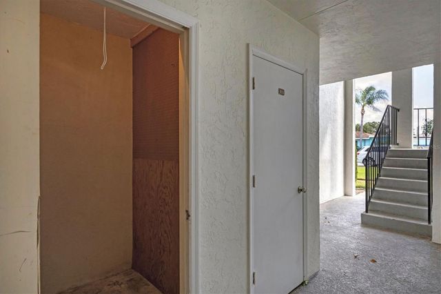 5800 HOLLYWOOD BOULEVARD 312, Sarasota, FL 34231
