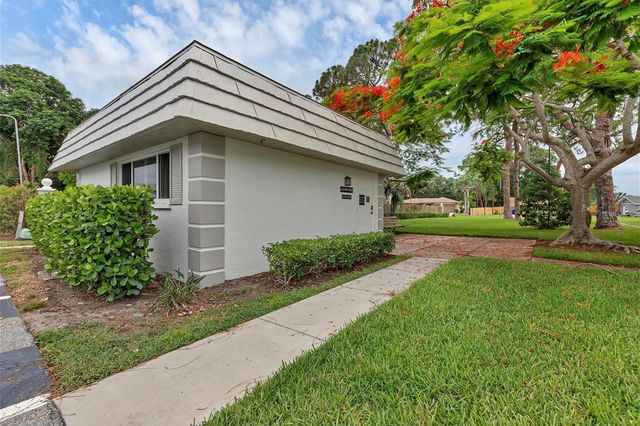 5800 HOLLYWOOD BOULEVARD 312, Sarasota, FL 34231