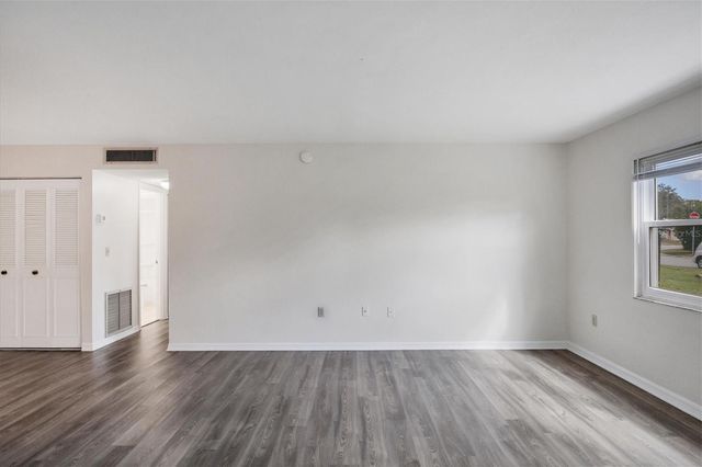 5800 HOLLYWOOD BOULEVARD 312, Sarasota, FL 34231