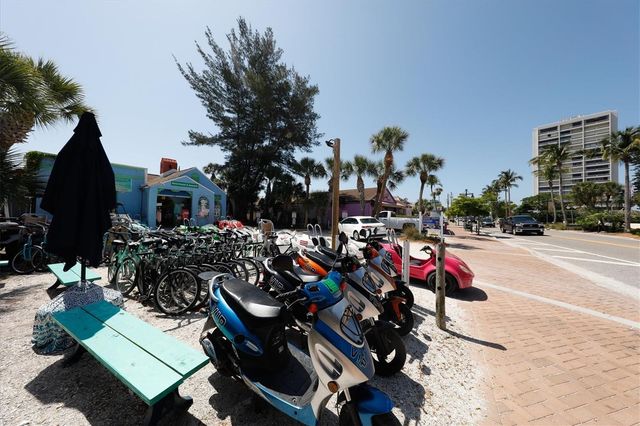 5800 HOLLYWOOD BOULEVARD 312, Sarasota, FL 34231