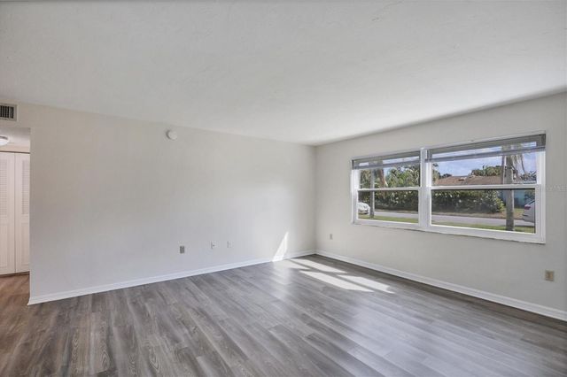 5800 HOLLYWOOD BOULEVARD 312, Sarasota, FL 34231