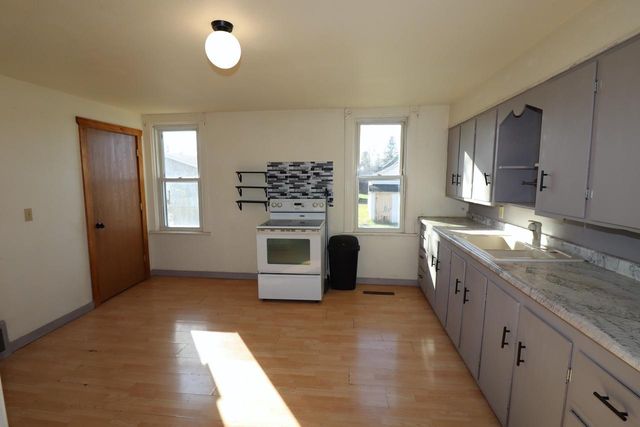 807 5th Ave E, Ashland, WI 54806