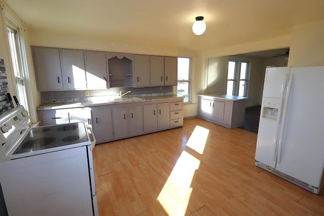 807 5th Ave E, Ashland, WI 54806