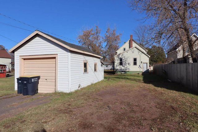 807 5th Ave E, Ashland, WI 54806