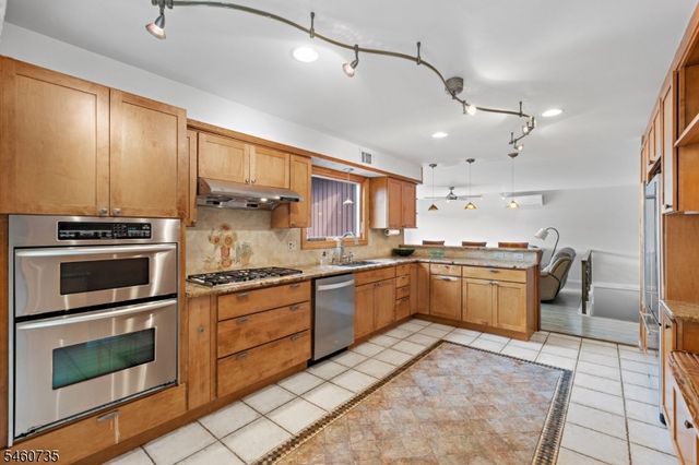 158 Kitchell Lake Dr, West Milford Twp., NJ 07480