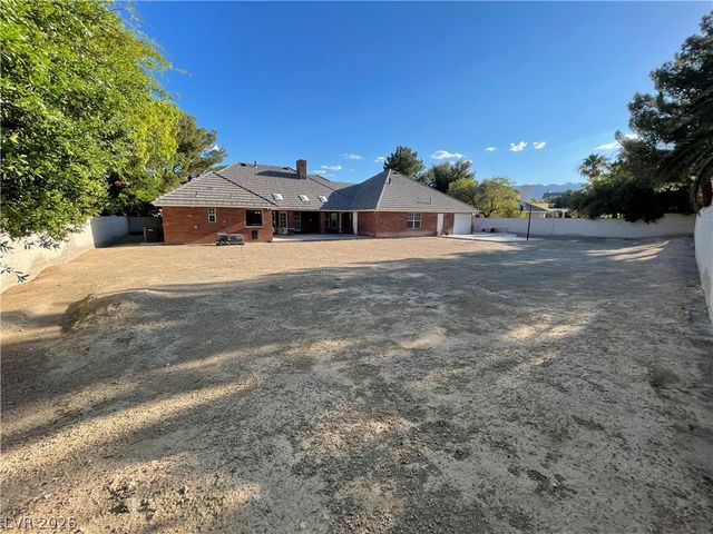 8120 Yucca Springs Drive, Las Vegas, NV 89129