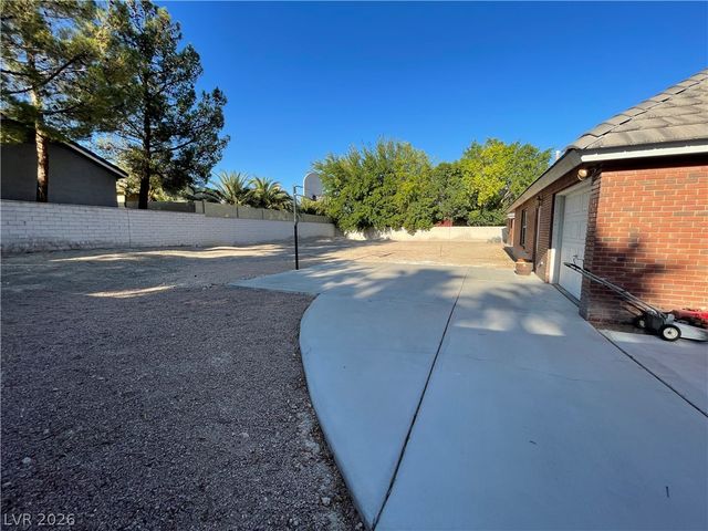 8120 Yucca Springs Drive, Las Vegas, NV 89129