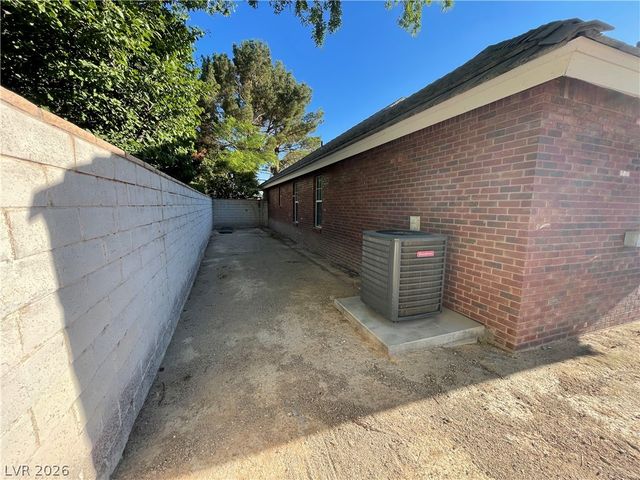 8120 Yucca Springs Drive, Las Vegas, NV 89129