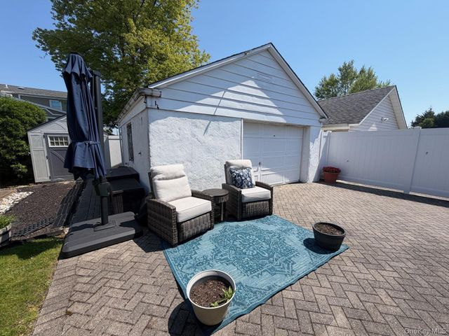 109 Lincoln Place, Massapequa, NY 11758