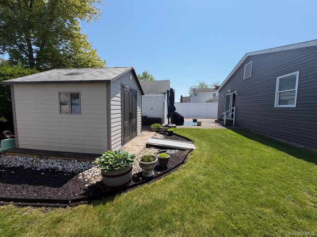 109 Lincoln Place, Massapequa, NY 11758