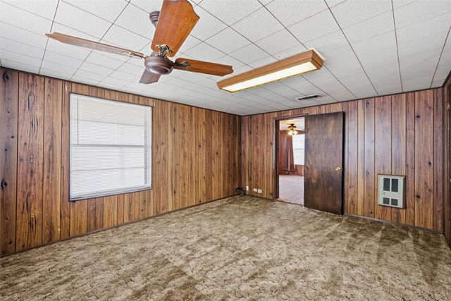 1101 S Main Street, West, TX 76691