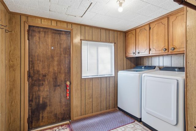 1101 S Main Street, West, TX 76691