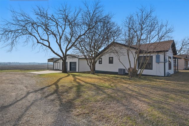 1101 S Main Street, West, TX 76691