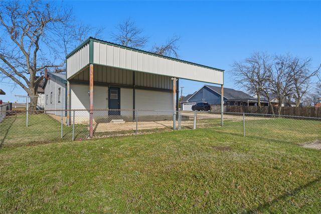 1101 S Main Street, West, TX 76691