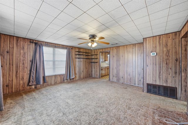 1101 S Main Street, West, TX 76691