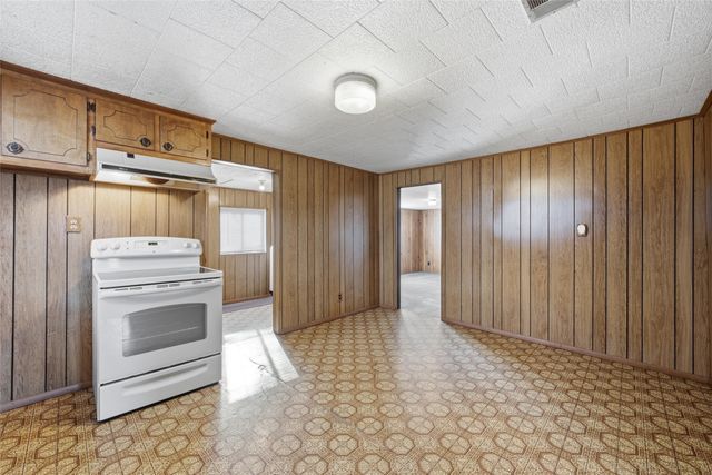 1101 S Main Street, West, TX 76691