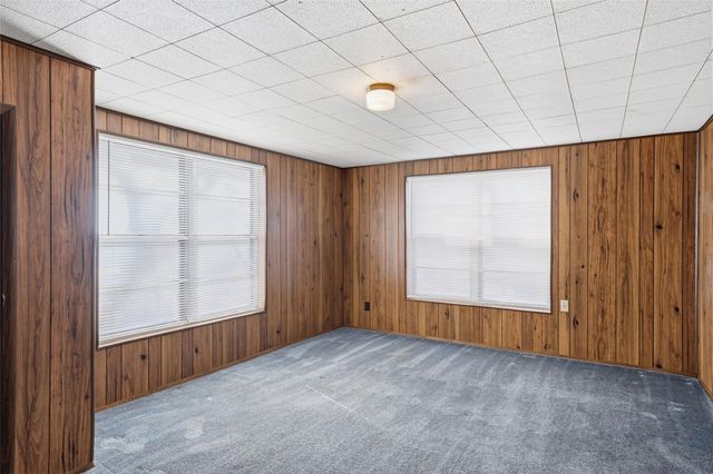 1101 S Main Street, West, TX 76691