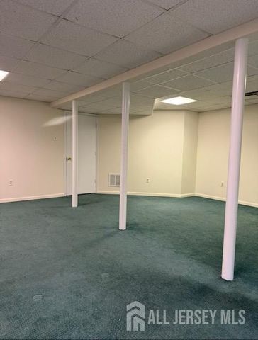 19 Parkside Drive, Jamesburg, NJ 08831