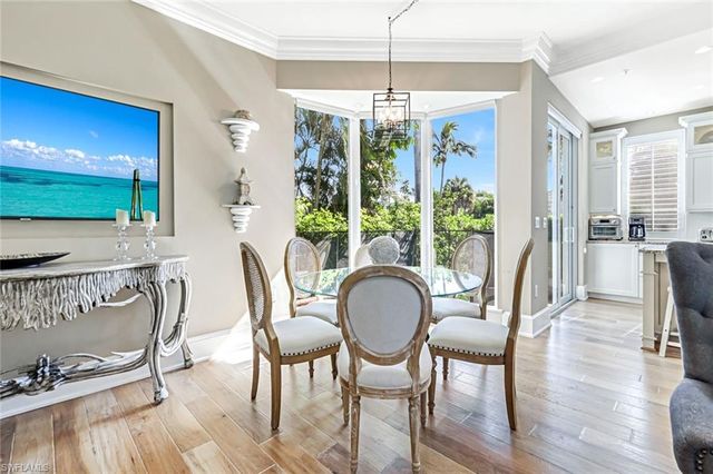 993 8th ST S # 2, Naples, FL 34102