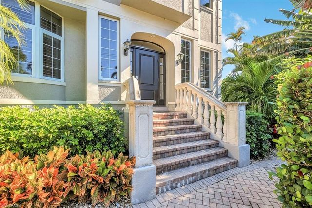 993 8th ST S # 2, Naples, FL 34102