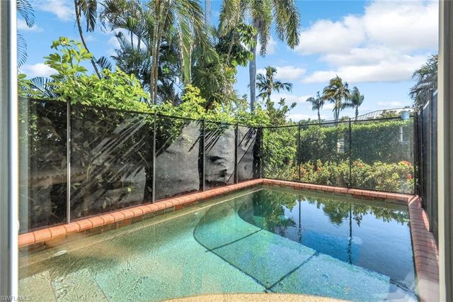 993 8th ST S # 2, Naples, FL 34102