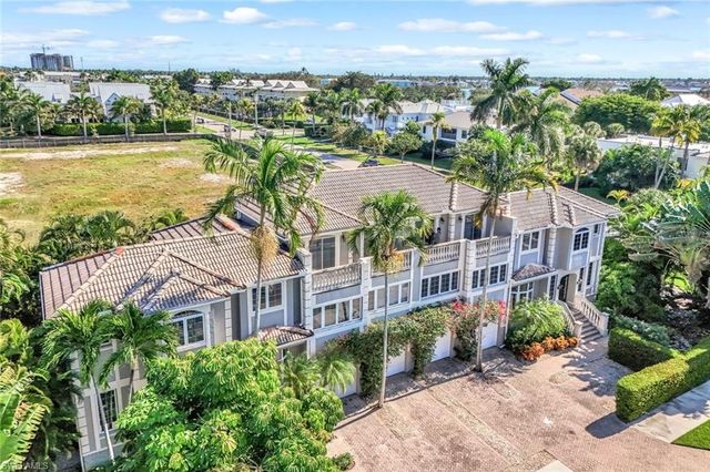 993 8th ST S # 2, Naples, FL 34102