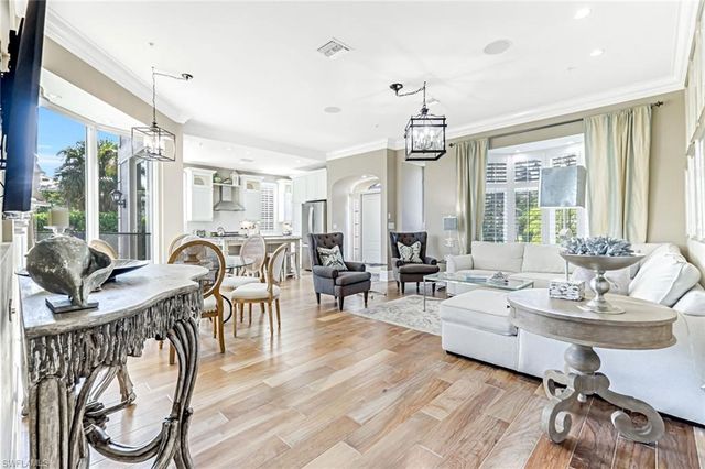 993 8th ST S # 2, Naples, FL 34102