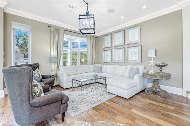 993 8th ST S # 2, Naples, FL 34102