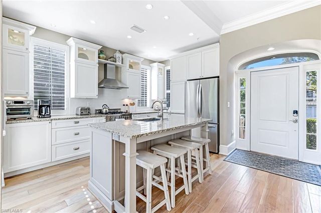 993 8th ST S # 2, Naples, FL 34102