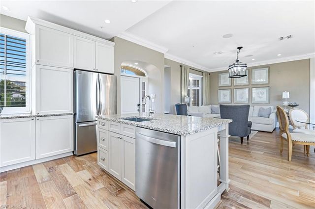 993 8th ST S # 2, Naples, FL 34102