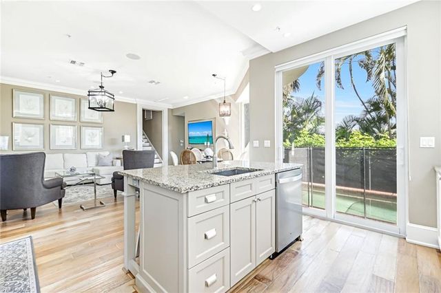 993 8th ST S # 2, Naples, FL 34102