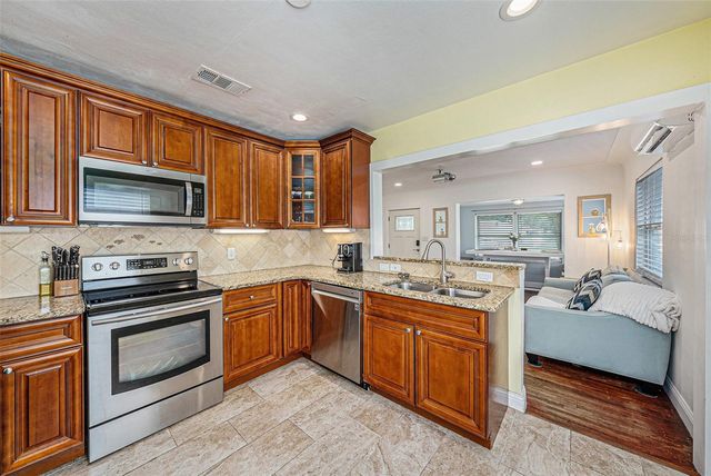 2827 29TH AVENUE N, St Petersburg, FL 33713