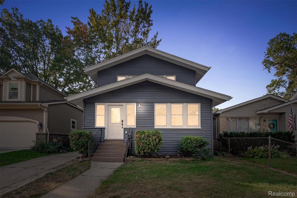 716 Hawthorn Avenue, Royal Oak, MI 48067