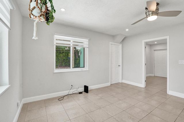 1218 SW 22nd Avenue, Delray Beach, FL 33445